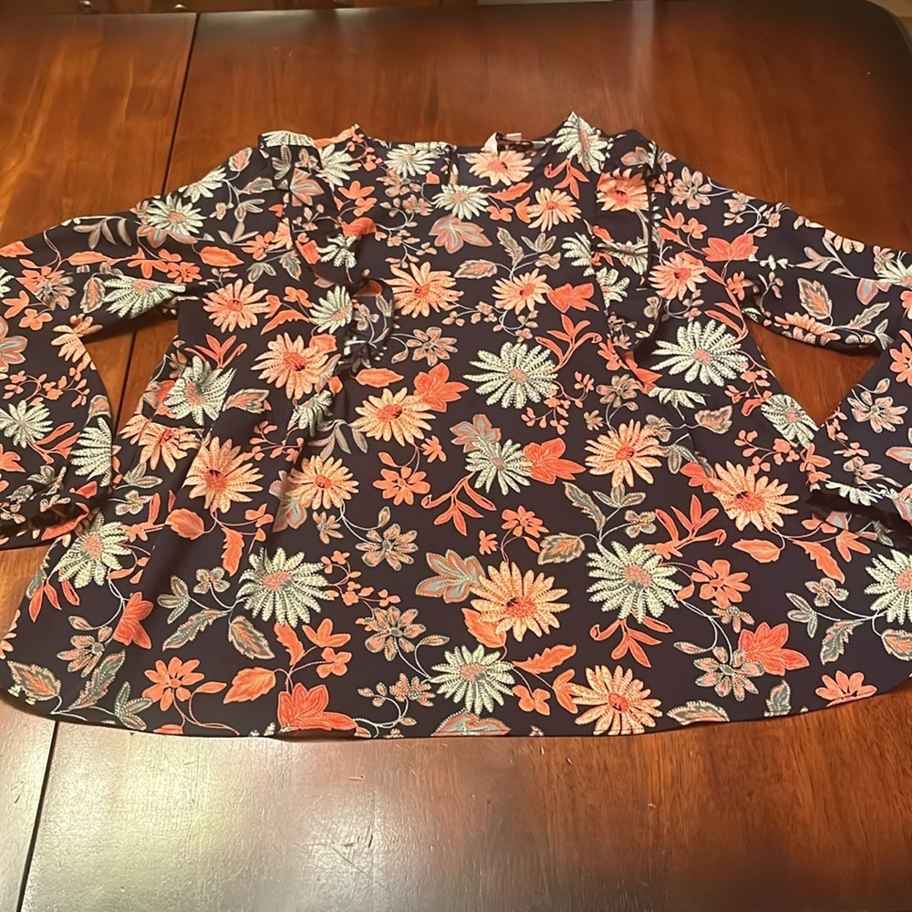 Nanette Lepore Floral Long Sleeve Blouse with ruffle detail size Medium - Picture 3 of 8